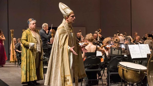 BENVENUTO CELLINI — production photo