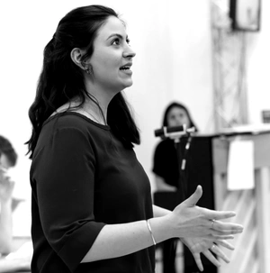 Noa Naamat in rehearsal
