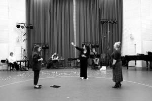 Noa Naamat in rehearsal