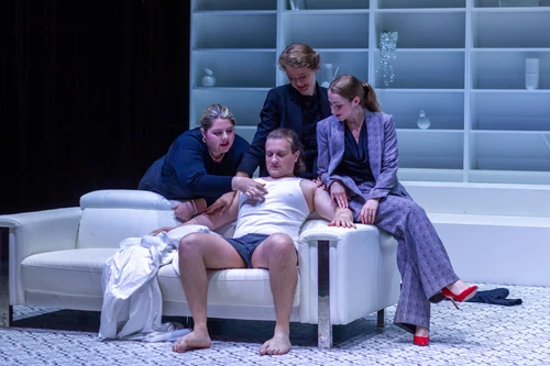 GIANNI SCHICCHI — production photo