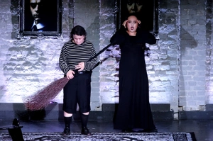 HÄNSEL UND GRETEL — production photo