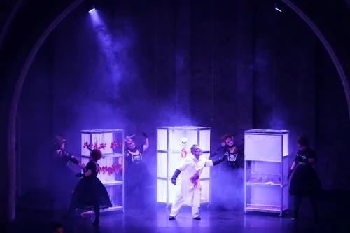 HÄNSEL UND GRETEL — production photo