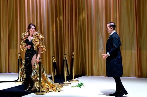 LA TRAVIATA — production photo