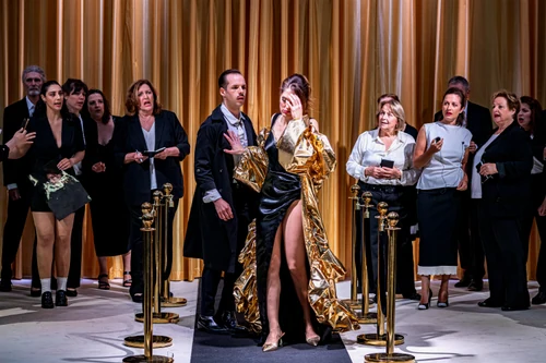 LA TRAVIATA — production photo
