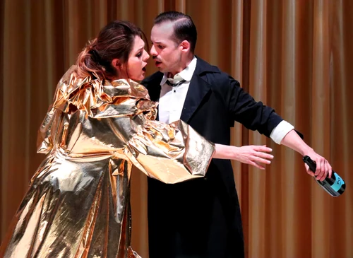 LA TRAVIATA — production photo