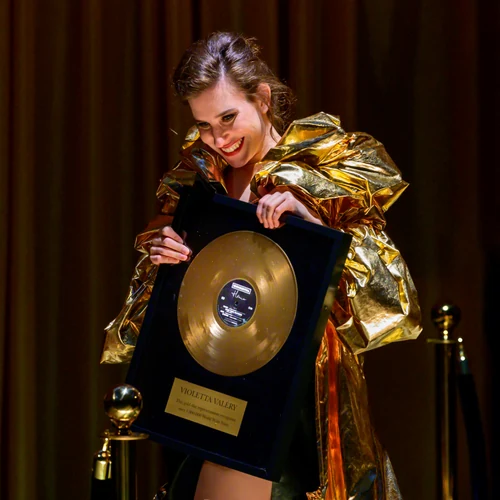 LA TRAVIATA — production photo