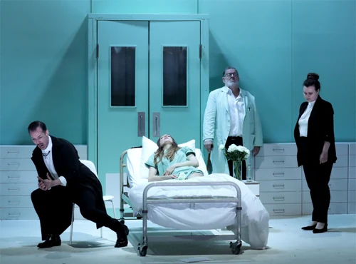 LA TRAVIATA — production photo